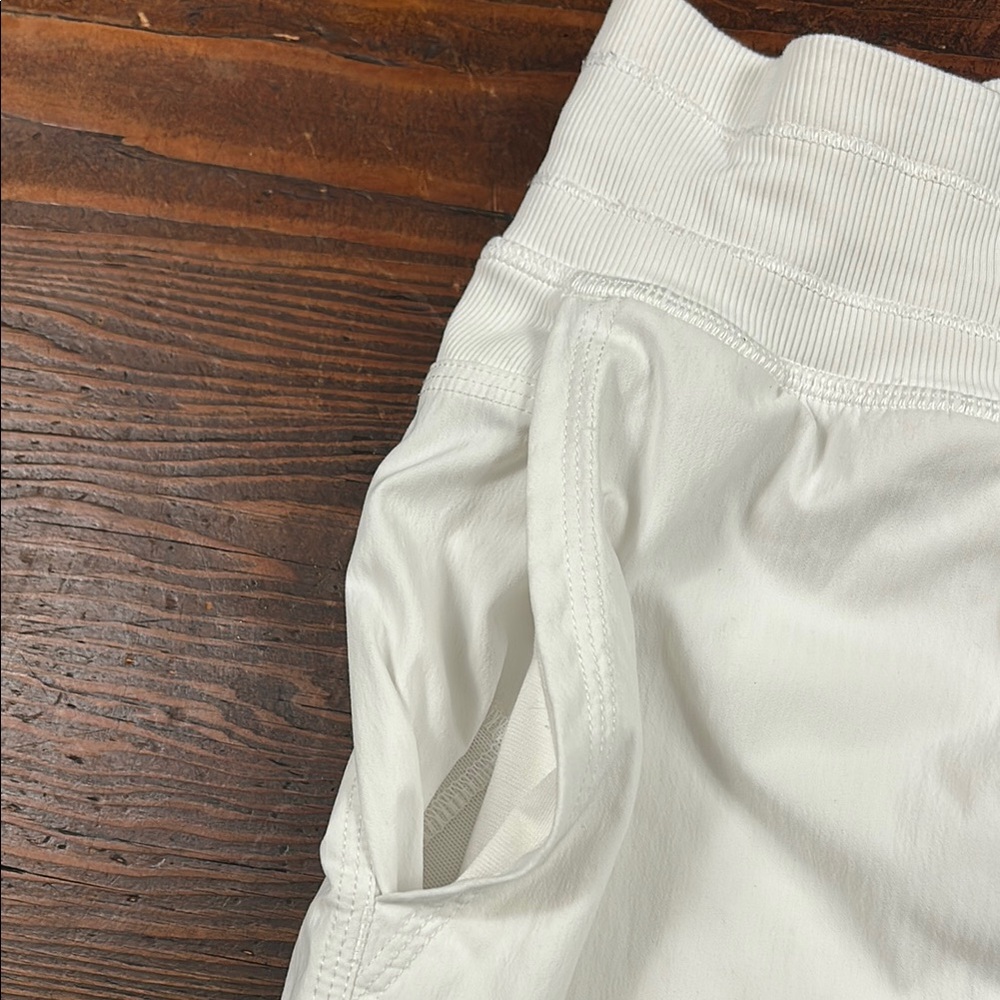 Lululemon joggers women’s  size 4 White joggers capris Sweatpants for Casual - Picture 6 of 12